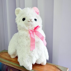 Альпака с розовой шляпкой 30 см