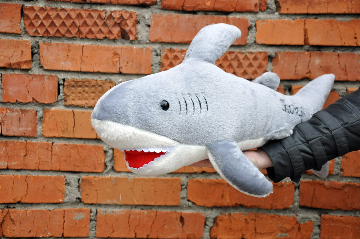 Котоакула игрушка. Акула плюшевая 70 см.. Мягкая игрушка акула 70 см. Плюшевая акула метр. Акула 2 метра игрушка.