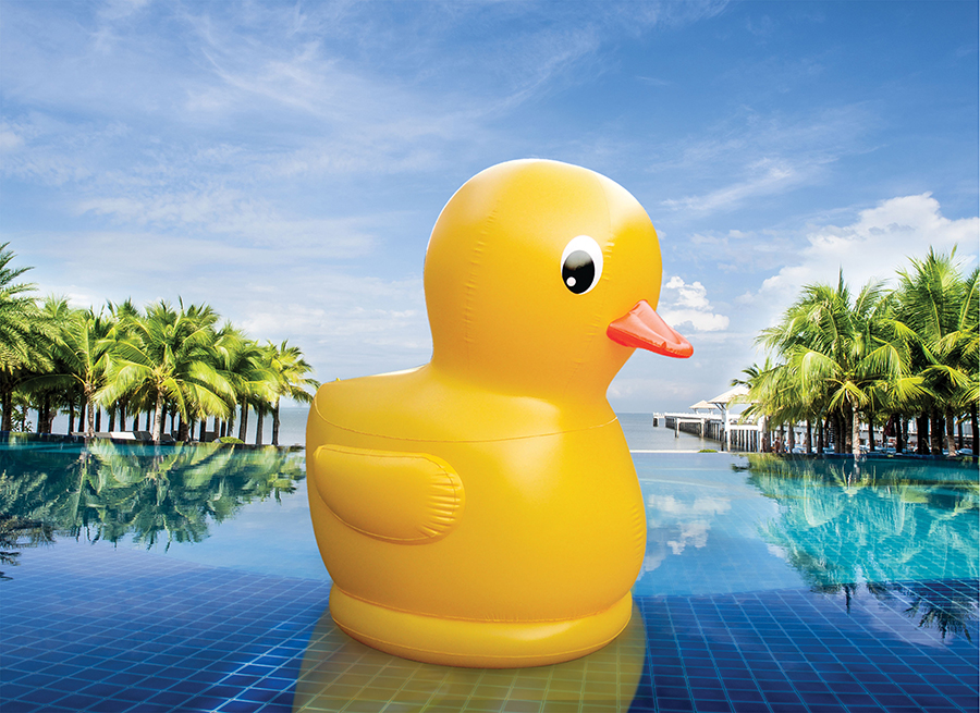 Гигантская надувная уточка Rubber Duckie - купить с доставкой в Москве ...