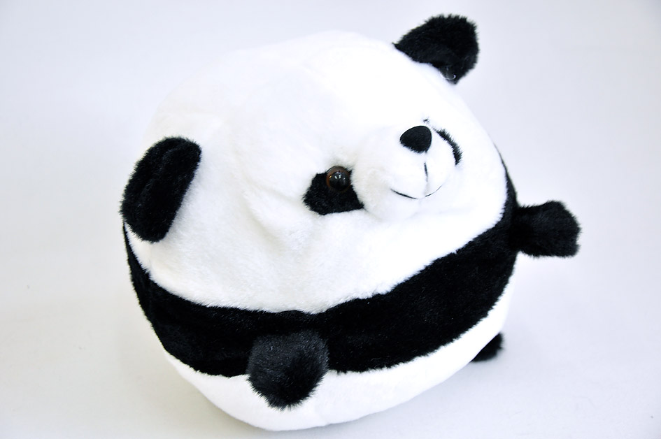 Живые панды в россии. Мягкая игрушка Панда круглая. Панда Фрайди игрушка. Круглая плюшевая игрушка.